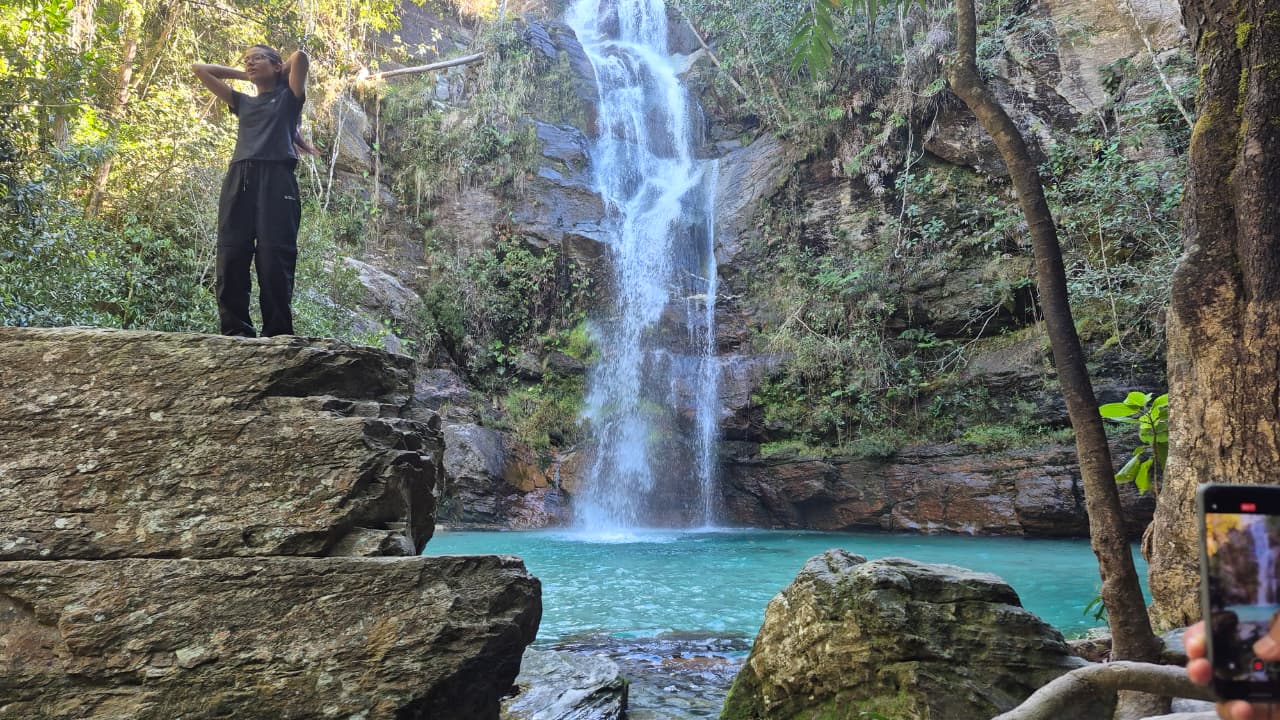 Viajante na Cachoeira Santa Bárbara